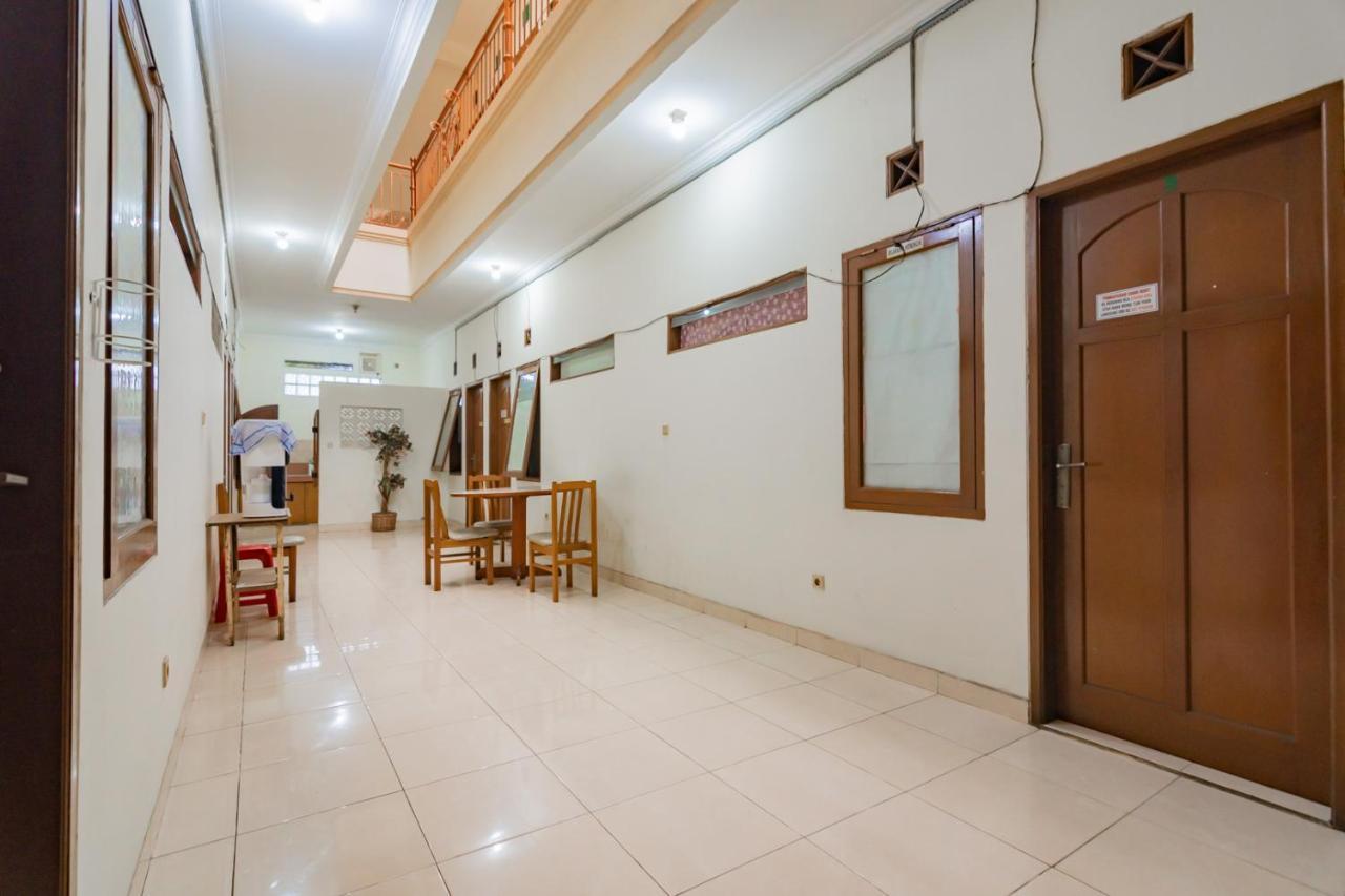Hotel Koolkost Near Riau Junction Mall Bandung